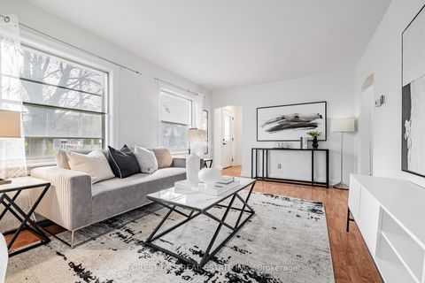 Photo 4 at 174 Avondale Avenue, Willowdale East, Toronto