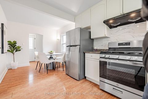 Photo 7 at 174 Avondale Avenue, Willowdale East, Toronto