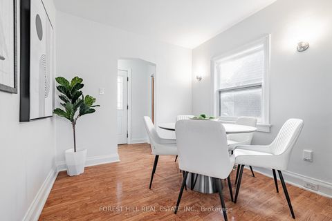 Photo 10 at 174 Avondale Avenue, Willowdale East, Toronto