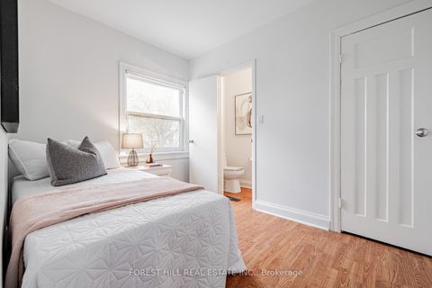 Photo 17 at 174 Avondale Avenue, Willowdale East, Toronto
