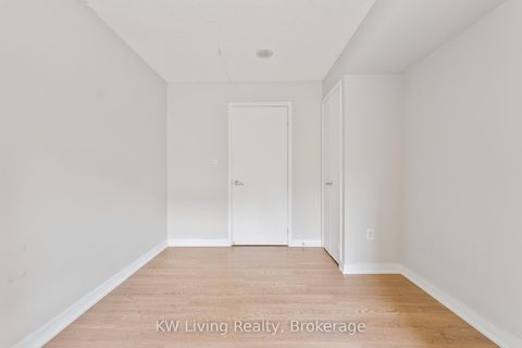 Photo 11 at 208 - 10 Navy Wharf Court, Waterfront Communities C1, Toronto