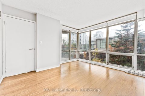 Photo 27 at 208 - 10 Navy Wharf Court, Waterfront Communities C1, Toronto