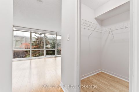 Photo 29 at 208 - 10 Navy Wharf Court, Waterfront Communities C1, Toronto