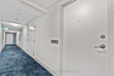 Photo 33 at 208 - 10 Navy Wharf Court, Waterfront Communities C1, Toronto