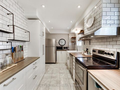 Photo 6 at 183 Madison Avenue, Annex, Toronto