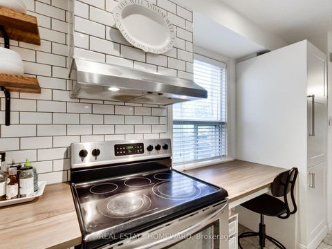 Photo 7 at 183 Madison Avenue, Annex, Toronto