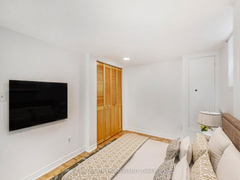 Photo 20 at 183 Madison Avenue, Annex, Toronto