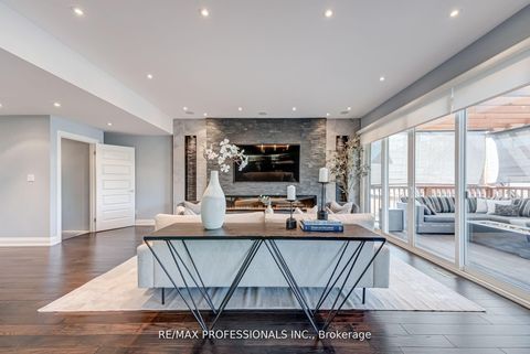 Photo 5 at 372 Silverthorn Avenue, Eglinton West, Toronto