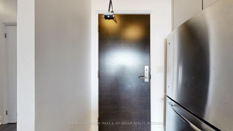 Photo 5 at 617 - 399 Spring Garden Avenue, Willowdale East, Toronto