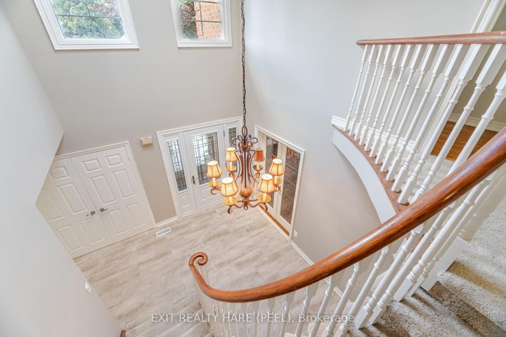 Photo 4 at 60 Esker Drive, Heart Lake East, Brampton