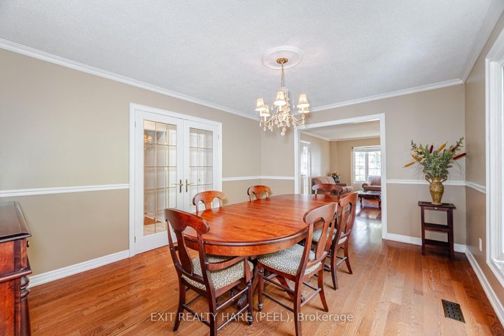Photo 7 at 60 Esker Drive, Heart Lake East, Brampton