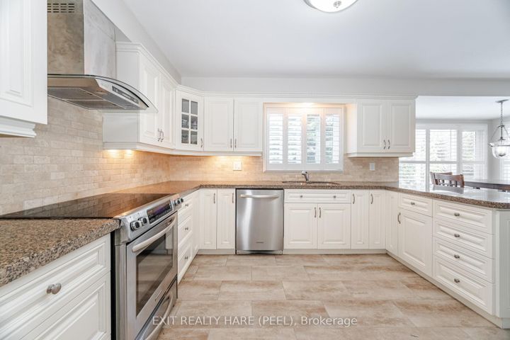 Photo 9 at 60 Esker Drive, Heart Lake East, Brampton