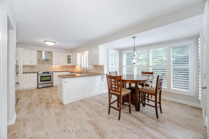 Photo 11 at 60 Esker Drive, Heart Lake East, Brampton