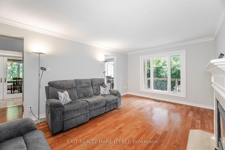 Photo 14 at 60 Esker Drive, Heart Lake East, Brampton