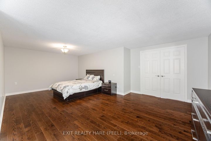 Photo 18 at 60 Esker Drive, Heart Lake East, Brampton