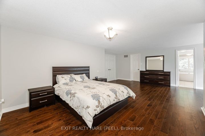 Photo 20 at 60 Esker Drive, Heart Lake East, Brampton