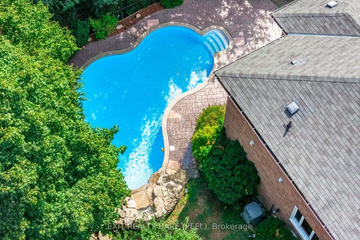 Photo 41 at 60 Esker Drive, Heart Lake East, Brampton