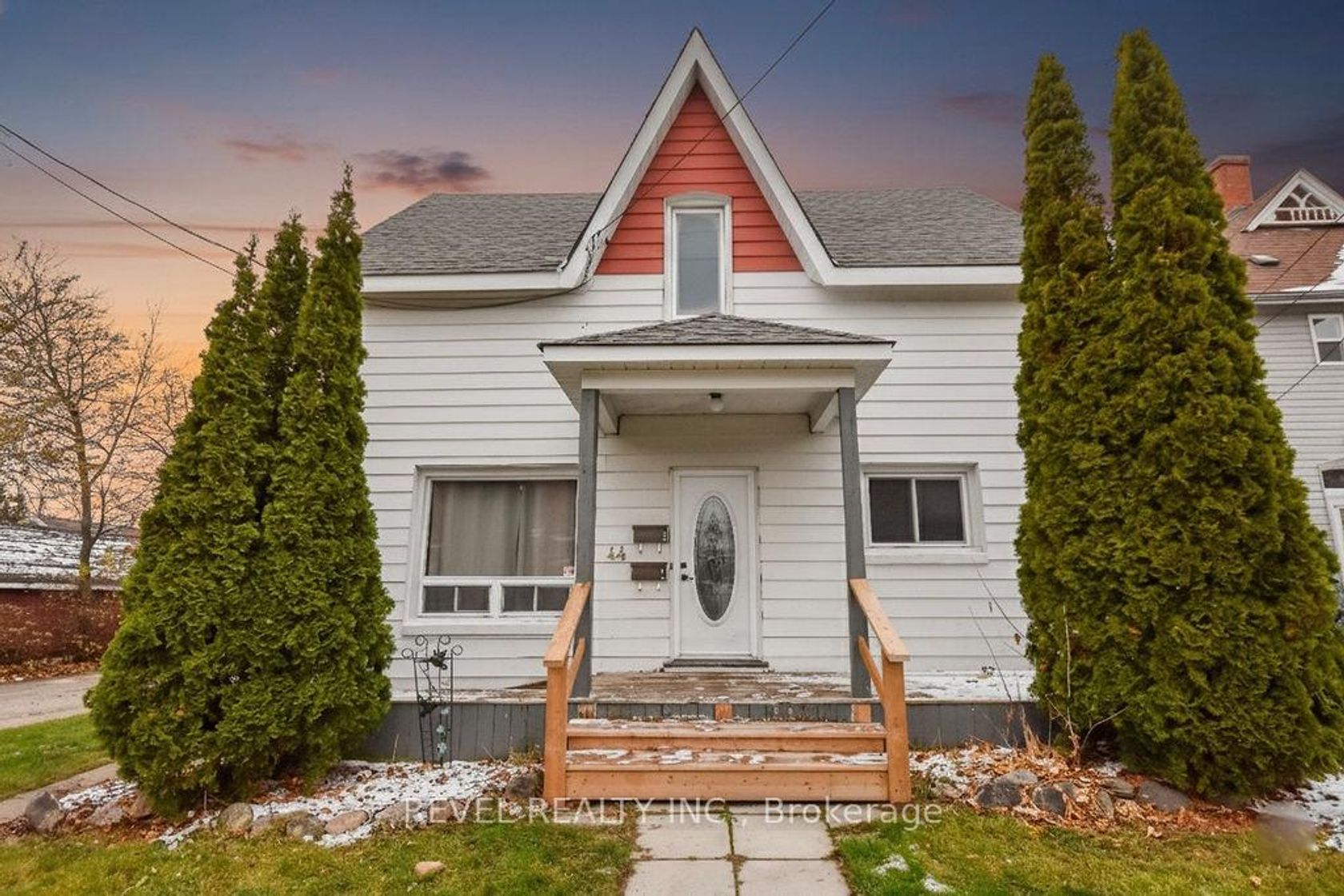 44 Parkside Drive, Queen