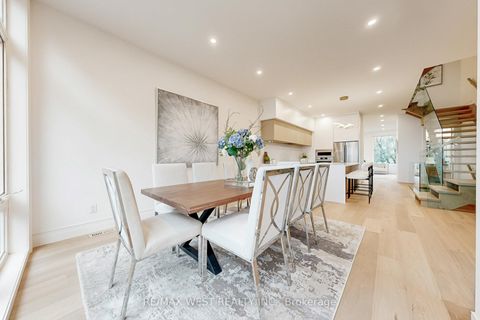 Photo 17 at 4 - 2639 R Dundas Street W, Junction Area, Toronto