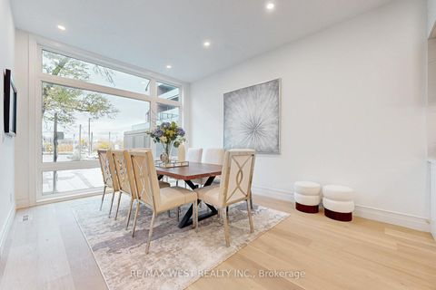 Photo 18 at 4 - 2639 R Dundas Street W, Junction Area, Toronto