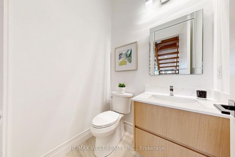 Photo 25 at 4 - 2639 R Dundas Street W, Junction Area, Toronto