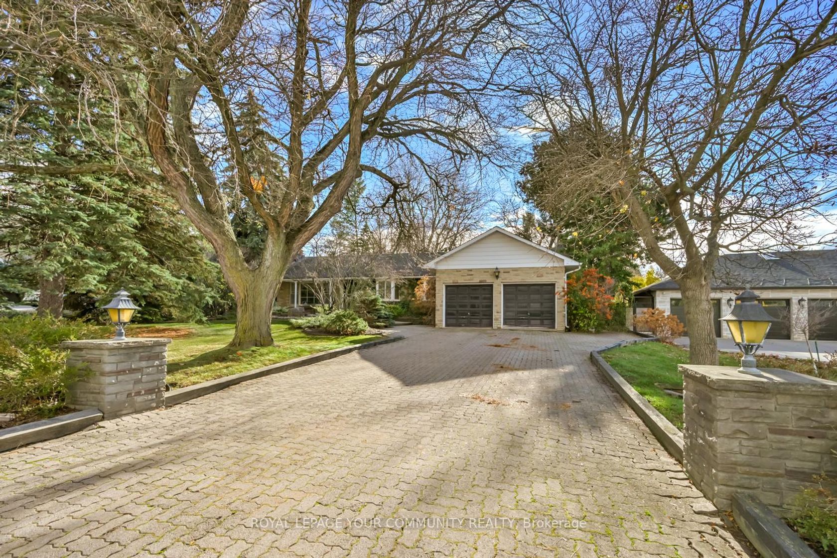 23 Denham Drive, South Richvale, Richmond Hill photo number 2