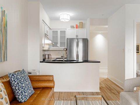 Photo 6 at 607 - 99 Avenue Road, Annex, Toronto