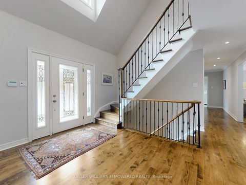 Photo 2 at 544 Woodland Acres Crescent, Rural Vaughan, Vaughan