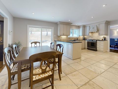 Photo 9 at 544 Woodland Acres Crescent, Rural Vaughan, Vaughan