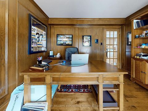 Photo 13 at 544 Woodland Acres Crescent, Rural Vaughan, Vaughan