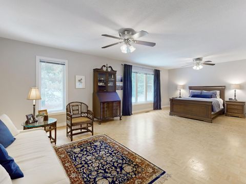 Photo 16 at 544 Woodland Acres Crescent, Rural Vaughan, Vaughan