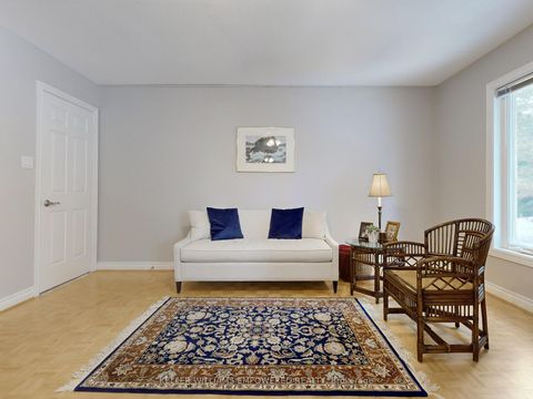 Photo 17 at 544 Woodland Acres Crescent, Rural Vaughan, Vaughan