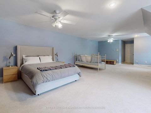 Photo 22 at 544 Woodland Acres Crescent, Rural Vaughan, Vaughan