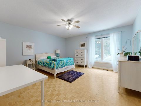 Photo 23 at 544 Woodland Acres Crescent, Rural Vaughan, Vaughan