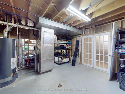 Photo 31 at 544 Woodland Acres Crescent, Rural Vaughan, Vaughan