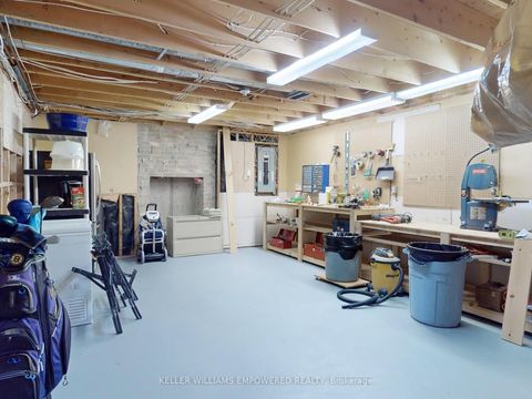 Photo 32 at 544 Woodland Acres Crescent, Rural Vaughan, Vaughan