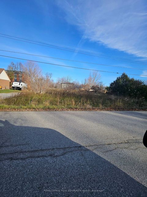 Photo 1 at 2069 St Paul Road, Alcona, Innisfil
