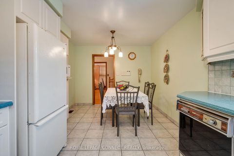 Photo 11 at 17 Altair Avenue, L'Amoreaux, Toronto