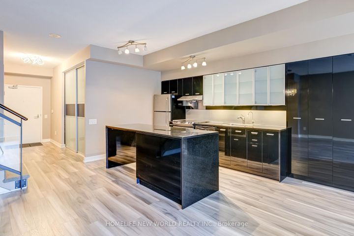 Photo 6 at Th2 - 19 Singer Court, Bayview Village, Toronto