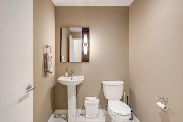 Photo 14 at Th2 - 19 Singer Court, Bayview Village, Toronto