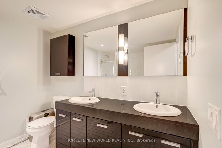 Photo 18 at Th2 - 19 Singer Court, Bayview Village, Toronto