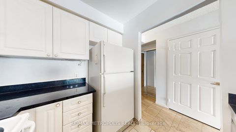 Photo 18 at 2210 - 1 Lee Centre Drive, Woburn, Toronto