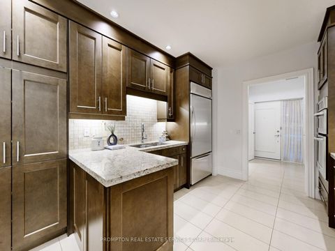 Photo 14 at Th4 - 500 Doris Avenue, Willowdale East, Toronto