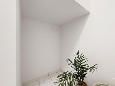 Photo 17 at Th4 - 500 Doris Avenue, Willowdale East, Toronto