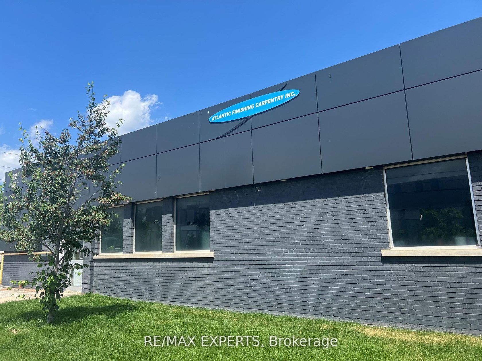 82 Industry Street, Greenbrook, Toronto photo number 2