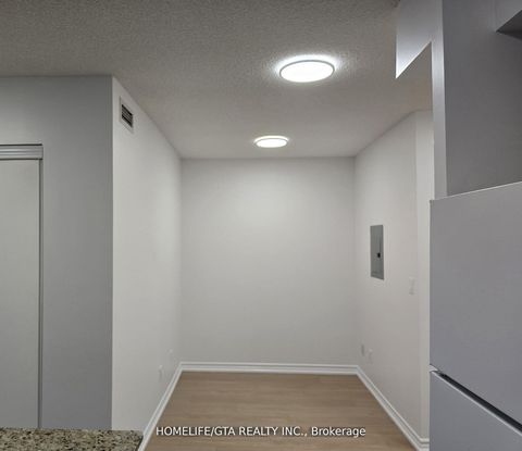 Photo 15 at 1509 - 761 Bay Street, Bay Street Corridor, Toronto