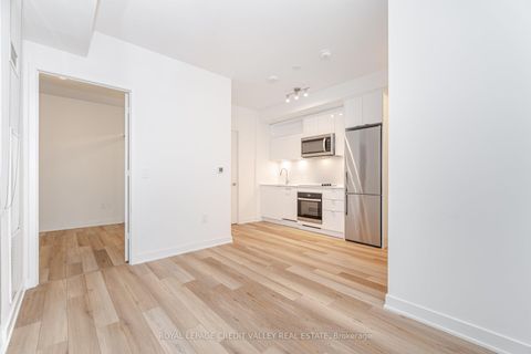 Photo 14 at 413 - 70 Princess Street E, Waterfront Communities C8, Toronto