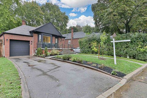 Photo 2 at 43 BARCLAY Road, Clanton Park, Toronto