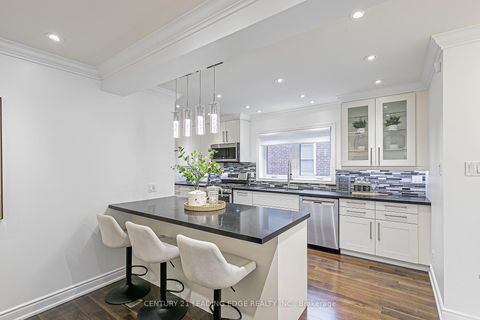 Photo 13 at 43 BARCLAY Road, Clanton Park, Toronto