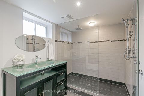 Photo 29 at 43 BARCLAY Road, Clanton Park, Toronto